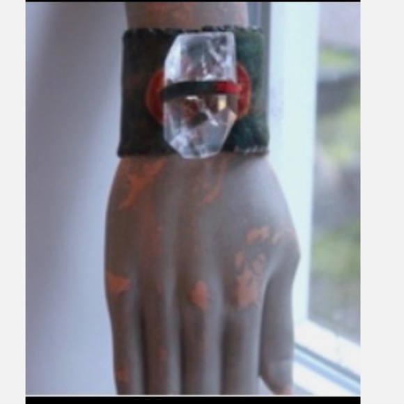 Quartz Cuff - Picture 4 of 4